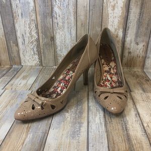Steve Madden Nude Pumps / Heels GUC